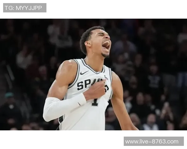 名嘴点评文班亚马身体变化超预期展现强壮实力